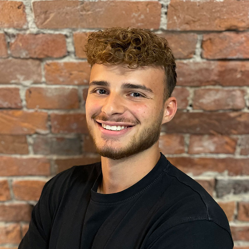 Fitnesslounge Erlangen: Mitarbeiter Adrian